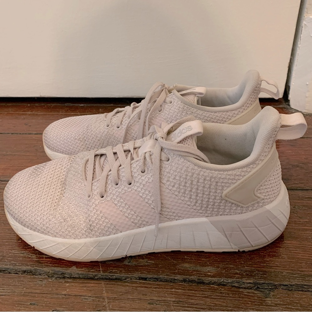 Women’s light pink Adidas Ortholite Float sneakers - Size 8